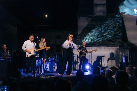 XOD-PRESS-Eva Boto – OBARVAJ SVET Z LJUBEZNIJO-28